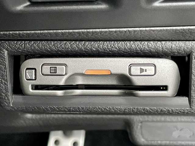 スバル フォレスター 2．0XT アイサイト 三重県 2013(平25)年 8.5万km サテンホワイトパール (株)IDOMが運営する【じしゃロン四日市店】の自社ローン対象車両になります。こちらは現金ご利用時の価格です。自社ローンご希望の方は別途その旨お申付け下さい。/純正SDナビ（CD/DVD/BT/AM/FM）/フルセグTV/衝突軽減システム/レーンキープアシスト/ダウンヒルアシストコントロール/バックカメラ/パワーバックドア/レザーシート/シートヒーター/ドライブレコーダー/前後コーナーセンサー/４WD