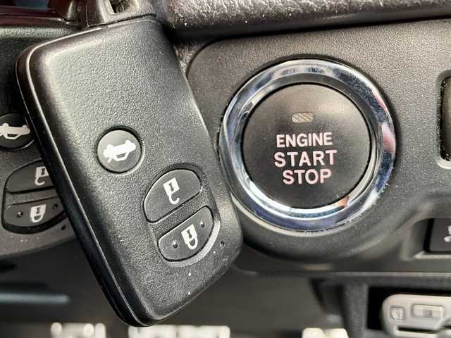 スバル フォレスター 2．0XT アイサイト 三重県 2013(平25)年 8.5万km サテンホワイトパール (株)IDOMが運営する【じしゃロン四日市店】の自社ローン対象車両になります。こちらは現金ご利用時の価格です。自社ローンご希望の方は別途その旨お申付け下さい。/純正SDナビ（CD/DVD/BT/AM/FM）/フルセグTV/衝突軽減システム/レーンキープアシスト/ダウンヒルアシストコントロール/バックカメラ/パワーバックドア/レザーシート/シートヒーター/ドライブレコーダー/前後コーナーセンサー/４WD