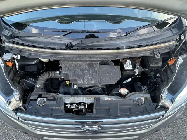 日産 デイズ ルークス ハイウェイスターX 栃木県 2015(平27)年 9.6万km チタニウムグレーメタリック 衝突軽減システム/CD/AUX/AM.FM/アラウンドビューモニター/ETC/本革ステアリング/スマートキー/プッシュスタート/アイドリングストップ/HIDヘッドライト/フォグランプ/オートライト/純正14インチAW/純正フロアマット/電動格納ウィンカーミラー/前方ドラレコ/片側パワースライドドア/ＡＡＣ/ドアバイザー