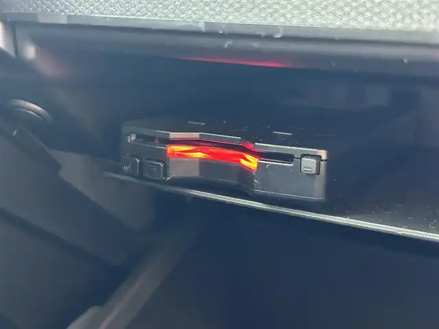 ダイハツ タフト X 群馬県 2022(令4)年 1万km シャイニングホワイトパール ワンオーナー/スマートアシスト/・衝突軽減ブレーキ/・車線逸脱警報/・先行車発信お知らせ/・オートハイビーム/ガラスルーフ/純正ディスプレイオーディオ　DUK-W69D/　(AM FM Bluetooth CD DVD iPod)/バックカメラ/前方ドライブレコーダー/LEDヘッドライト/アイドリングストップ/ETC/電子パーキング/ステアリングリモコン/コーナーセンサー/横滑り防止/純正フロアマット/純正ドアバイザー/取扱説明書/保証書/スペアキー