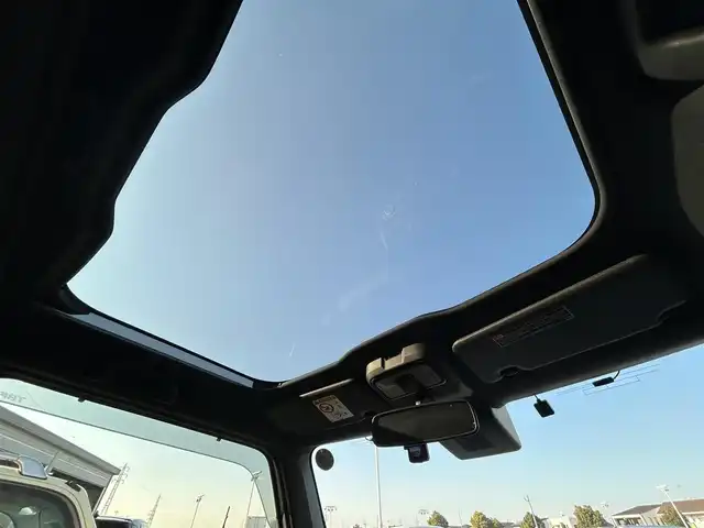 ダイハツ タフト X 群馬県 2022(令4)年 1万km シャイニングホワイトパール ワンオーナー/スマートアシスト/・衝突軽減ブレーキ/・車線逸脱警報/・先行車発信お知らせ/・オートハイビーム/ガラスルーフ/純正ディスプレイオーディオ　DUK-W69D/　(AM FM Bluetooth CD DVD iPod)/バックカメラ/前方ドライブレコーダー/LEDヘッドライト/アイドリングストップ/ETC/電子パーキング/ステアリングリモコン/コーナーセンサー/横滑り防止/純正フロアマット/純正ドアバイザー/取扱説明書/保証書/スペアキー