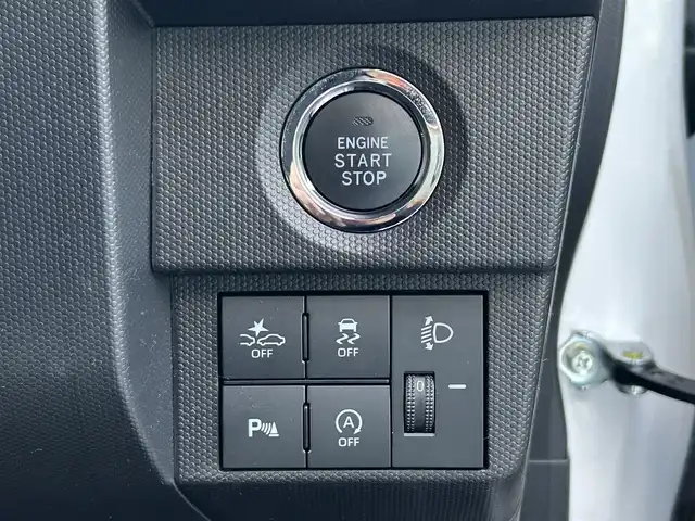 ダイハツ タフト X 群馬県 2022(令4)年 1万km シャイニングホワイトパール ワンオーナー/スマートアシスト/・衝突軽減ブレーキ/・車線逸脱警報/・先行車発信お知らせ/・オートハイビーム/ガラスルーフ/純正ディスプレイオーディオ　DUK-W69D/　(AM FM Bluetooth CD DVD iPod)/バックカメラ/前方ドライブレコーダー/LEDヘッドライト/アイドリングストップ/ETC/電子パーキング/ステアリングリモコン/コーナーセンサー/横滑り防止/純正フロアマット/純正ドアバイザー/取扱説明書/保証書/スペアキー