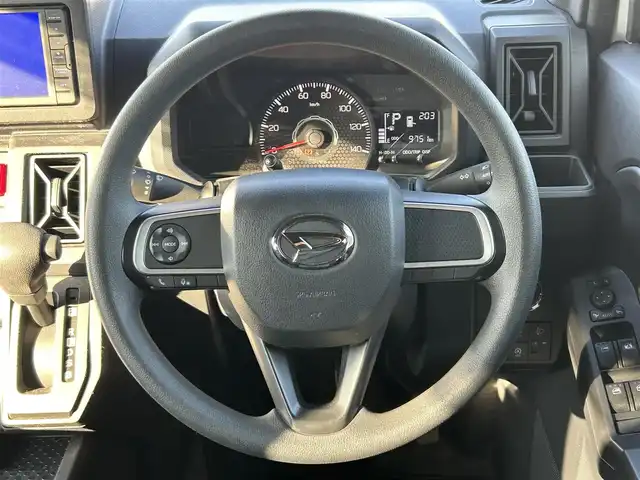 ダイハツ タフト X 群馬県 2022(令4)年 1万km シャイニングホワイトパール ワンオーナー/スマートアシスト/・衝突軽減ブレーキ/・車線逸脱警報/・先行車発信お知らせ/・オートハイビーム/ガラスルーフ/純正ディスプレイオーディオ　DUK-W69D/　(AM FM Bluetooth CD DVD iPod)/バックカメラ/前方ドライブレコーダー/LEDヘッドライト/アイドリングストップ/ETC/電子パーキング/ステアリングリモコン/コーナーセンサー/横滑り防止/純正フロアマット/純正ドアバイザー/取扱説明書/保証書/スペアキー