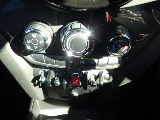 ＭＩＮＩ ＢＭＷ ミニ クロスオーバー バッキンガム 千葉県 2021(令3)年 2万km ミッドナイト・ブラック・メタリック 205/65R16/インテリジェントセーフティ/レーダークルーズコントロール/パワーバックドア/純正HDDナビ/【Bluetooth接続】/バックカメラ/ETC/LEDヘッドライト/革巻きステアリング/ステアリングスイッチ/コーナーセンサー/サイド/カーテンエアバッグ/コンフォートアクセス