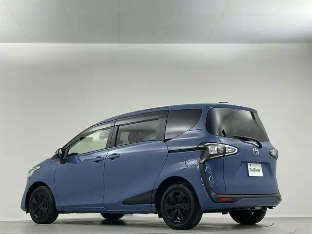 トヨタ シエンタ G セーフティエディションⅡ 埼玉県 2022(令4)年 1.3万km グレイッシュブルー 純正９型ナビ　純正１２型フリップダウンモニター　両側パワースライドドア　ＬＥＤ　スマートエントリーキー　ビルトインＥＴＣ　バックカメラ　ドライブレコーダー　ＴＶキャンセラー　フロアマット　禁煙車