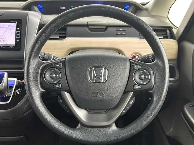 ホンダ フリード ハイブリット G ホンダセンシング 愛知県 2020(令2)年 3.7万km ホワイトオーキッドパール 衝突被害軽減ブレーキ/プッシュスタート/SDナビ/フルセグTV/バックカメラ/ビルトインETC/ドライブレコーダー/両側電動スライドドア/レダークルーズコントロール/アイドリングストップ/Bluetooth接続/LEDヘッドライト/スマートキー/スペアキー１本
