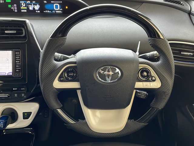 トヨタ プリウス S ツーリングセレクション 愛知県 2017(平29)年 3.7万km エモーショナルレッド 衝突軽減システム/純正SDナビ/レーダークルーズコントロール/モデリスタエアロ/シートヒーター/フルセグ/CD/DVD/Bluetooth/バックカメラ/純正アルミホイール/LEDヘッドライト/オートマチックハイビーム/ドライブレコーダー/ETC/ステアリングスイッチ/スマートキー/プッシュスタート
