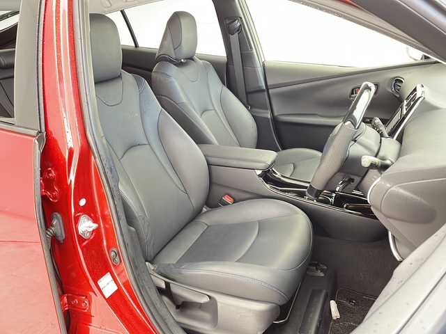 トヨタ プリウス S ツーリングセレクション 愛知県 2017(平29)年 3.7万km エモーショナルレッド 衝突軽減システム/純正SDナビ/レーダークルーズコントロール/モデリスタエアロ/シートヒーター/フルセグ/CD/DVD/Bluetooth/バックカメラ/純正アルミホイール/LEDヘッドライト/オートマチックハイビーム/ドライブレコーダー/ETC/ステアリングスイッチ/スマートキー/プッシュスタート