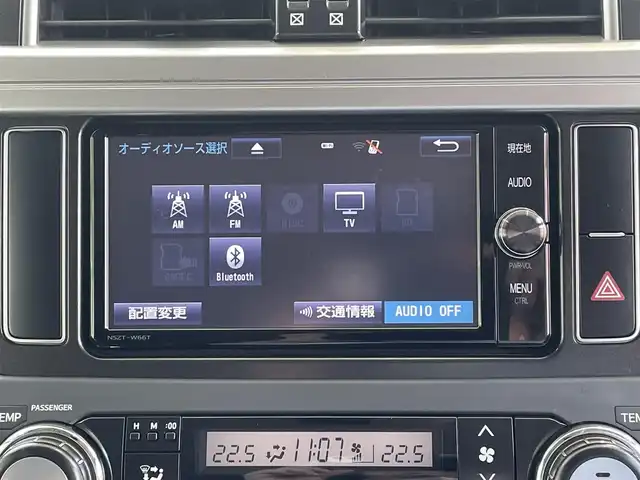 トヨタ ランドクルーザー プラド TX Lパッケージ 青森県 2016(平28)年 5.7万km ホワイトパールクリスタルシャイン 社外１７ＡＷ/7人乗り/純正ＬＥＤヘッドライト/本革シート/（運転席助手席シートヒーター）/純正ＳＤナビフルセグ（ＮＳＺＴ－Ｗ６６Ｔ）/純正１７ＡＷｘ４積み込み/クリアランスソナー/クルーズコントロール/スマートキー（1本）/新車時保証書/取扱説明書