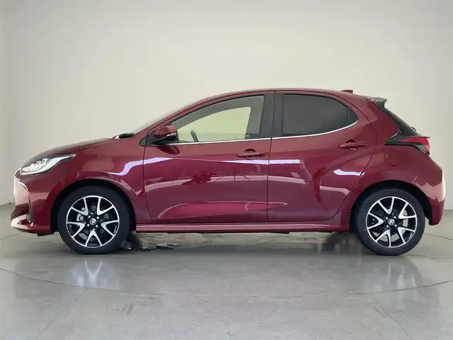 トヨタ ヤリス ハイブリッド Z 愛知県 2020(令2)年 4.5万km センシュアルレッドマイカ 純正ディスプレイ　Ｂｌｕｅｔｏｏｔｈ　ミラキャスト対応　バックカメラ　シートヒーター　純正１６インチＡＷ　ＥＴＣ２．０　前後ドラレコ　セーフティセンス　衝突軽減　追従クルコン　ＬＥＤオートライト　禁煙