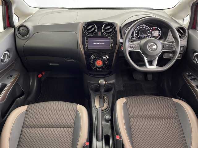 日産 ノート メダリスト X 鹿児島県 2019(平31)年 2.6万km ガーネットレッド 純正ナビ/（CD/DVD/BT/フルセグTV）/レーダークルーズコントロール/エマージェンシーブレーキ/アラウンドビューモニター/デジタルインナーミラー/ハーフレザーシート/アイドリングストップ/オートライト/スマートキー/プッシュスタート/ステアリングスイッチ/ドライブレコーダー/保証書、取説