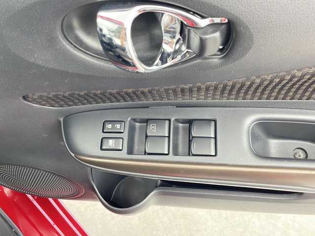 日産 ノート メダリスト X 鹿児島県 2019(平31)年 2.6万km ガーネットレッド 純正ナビ/（CD/DVD/BT/フルセグTV）/レーダークルーズコントロール/エマージェンシーブレーキ/アラウンドビューモニター/デジタルインナーミラー/ハーフレザーシート/アイドリングストップ/オートライト/スマートキー/プッシュスタート/ステアリングスイッチ/ドライブレコーダー/保証書、取説