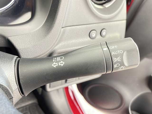 日産 ノート メダリスト X 鹿児島県 2019(平31)年 2.6万km ガーネットレッド 純正ナビ/（CD/DVD/BT/フルセグTV）/レーダークルーズコントロール/エマージェンシーブレーキ/アラウンドビューモニター/デジタルインナーミラー/ハーフレザーシート/アイドリングストップ/オートライト/スマートキー/プッシュスタート/ステアリングスイッチ/ドライブレコーダー/保証書、取説