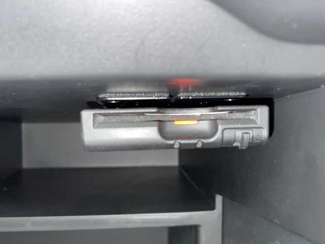 日産 ノート メダリスト X 鹿児島県 2019(平31)年 2.6万km ガーネットレッド 純正ナビ/（CD/DVD/BT/フルセグTV）/レーダークルーズコントロール/エマージェンシーブレーキ/アラウンドビューモニター/デジタルインナーミラー/ハーフレザーシート/アイドリングストップ/オートライト/スマートキー/プッシュスタート/ステアリングスイッチ/ドライブレコーダー/保証書、取説