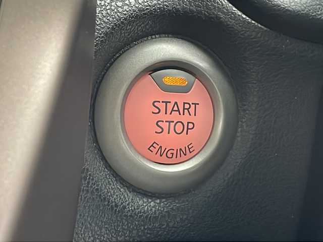 日産 ノート メダリスト X 鹿児島県 2019(平31)年 2.6万km ガーネットレッド 純正ナビ/（CD/DVD/BT/フルセグTV）/レーダークルーズコントロール/エマージェンシーブレーキ/アラウンドビューモニター/デジタルインナーミラー/ハーフレザーシート/アイドリングストップ/オートライト/スマートキー/プッシュスタート/ステアリングスイッチ/ドライブレコーダー/保証書、取説