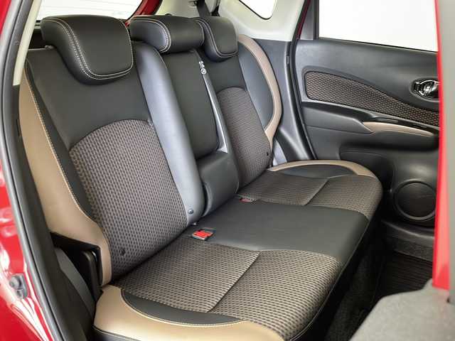 日産 ノート メダリスト X 鹿児島県 2019(平31)年 2.6万km ガーネットレッド 純正ナビ/（CD/DVD/BT/フルセグTV）/レーダークルーズコントロール/エマージェンシーブレーキ/アラウンドビューモニター/デジタルインナーミラー/ハーフレザーシート/アイドリングストップ/オートライト/スマートキー/プッシュスタート/ステアリングスイッチ/ドライブレコーダー/保証書、取説