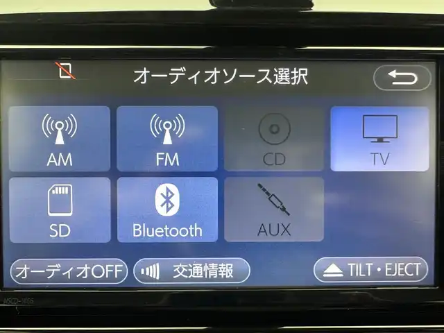 トヨタ ヴィッツ F 兵庫県 2017(平29)年 5.4万km シルバーM 純正ナビ（NSCD-W66）/（ワンセグ/AM/FM/CD/Bluetooth）/バックカメラ/ビルトインETC/LEDヘッドライト/フォグ/オートマチックハイビーム/純正マット・バイザー/ステアリングスイッチ/LKA/アイドリングストップ