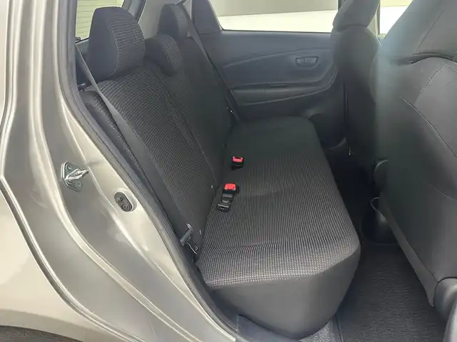 トヨタ ヴィッツ F 兵庫県 2017(平29)年 5.4万km シルバーM 純正ナビ（NSCD-W66）/（ワンセグ/AM/FM/CD/Bluetooth）/バックカメラ/ビルトインETC/LEDヘッドライト/フォグ/オートマチックハイビーム/純正マット・バイザー/ステアリングスイッチ/LKA/アイドリングストップ