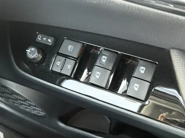 トヨタ プリウス ＰＨＶ A ユーティリティプラス 山口県 2018(平30)年 1.9万km グレーメタリック 11.6型ナビ フルセグTV BT USB AUX/バックカメラ/ビルトイン 2.0ETC/AC100V 1500W電源/衝突被害軽減ブレーキ/レーダークルーズコントロール/レーンアシスト/オートマチックハイビーム/ブラインドスポットモニタ/LEDオートヘッドライト/フォグライト/コーナーセンサー/充電ケーブル有り/スマートキー/前席シートヒーター/ドラレコ/パーキングアシスト/ステアリングリモコン/W サイド カーテン エアバッグ/禁煙車