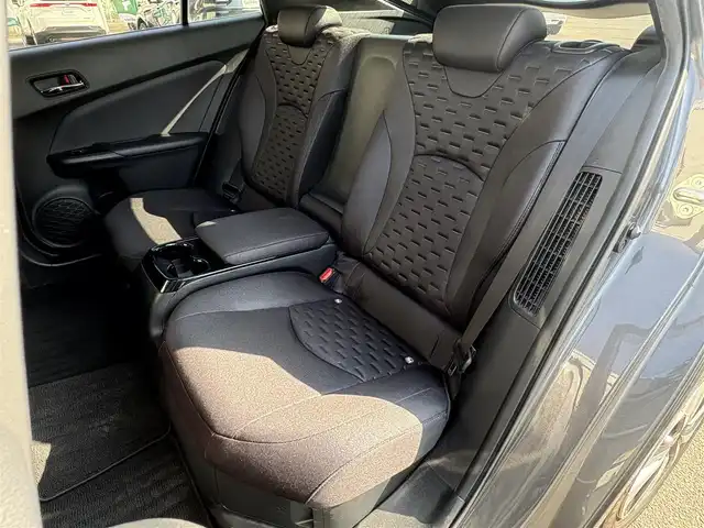 トヨタ プリウス ＰＨＶ A ユーティリティプラス 山口県 2018(平30)年 1.9万km グレーメタリック 11.6型ナビ フルセグTV BT USB AUX/バックカメラ/ビルトイン 2.0ETC/AC100V 1500W電源/衝突被害軽減ブレーキ/レーダークルーズコントロール/レーンアシスト/オートマチックハイビーム/ブラインドスポットモニタ/LEDオートヘッドライト/フォグライト/コーナーセンサー/充電ケーブル有り/スマートキー/前席シートヒーター/ドラレコ/パーキングアシスト/ステアリングリモコン/W サイド カーテン エアバッグ/禁煙車