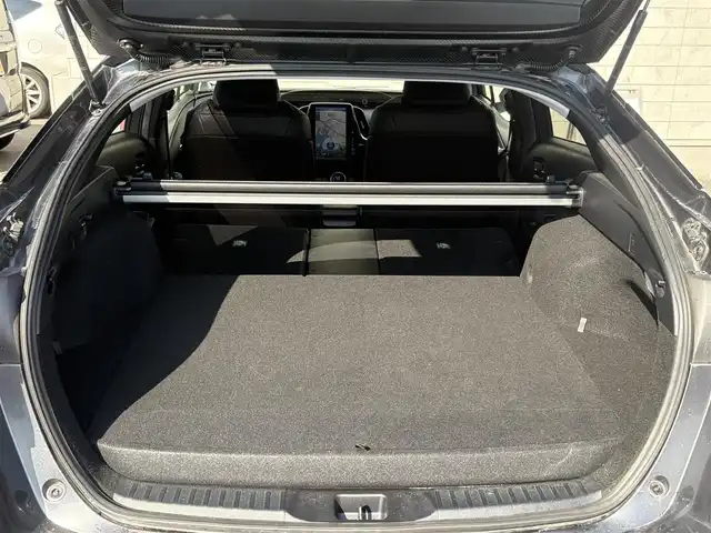 トヨタ プリウス ＰＨＶ A ユーティリティプラス 山口県 2018(平30)年 1.9万km グレーメタリック 11.6型ナビ フルセグTV BT USB AUX/バックカメラ/ビルトイン 2.0ETC/AC100V 1500W電源/衝突被害軽減ブレーキ/レーダークルーズコントロール/レーンアシスト/オートマチックハイビーム/ブラインドスポットモニタ/LEDオートヘッドライト/フォグライト/コーナーセンサー/充電ケーブル有り/スマートキー/前席シートヒーター/ドラレコ/パーキングアシスト/ステアリングリモコン/W サイド カーテン エアバッグ/禁煙車
