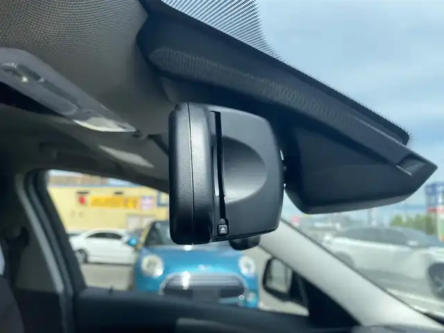 ＢＭＷ ３１８ｉ 福岡県 2017(平29)年 5.8万km アルピンホワイトⅢ ・クルーズコントロール/・純正ナビ/BT/USB/・バックカメラ/・ドライブレコーダー/・ETC/・純正18AW/・保証書/・取扱説明書/・スペアキー