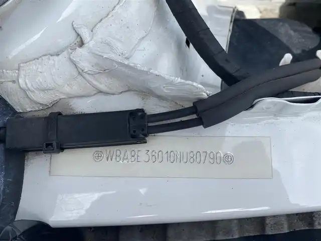 ＢＭＷ ３１８ｉ 福岡県 2017(平29)年 5.8万km アルピンホワイトⅢ ・クルーズコントロール/・純正ナビ/BT/USB/・バックカメラ/・ドライブレコーダー/・ETC/・純正18AW/・保証書/・取扱説明書/・スペアキー