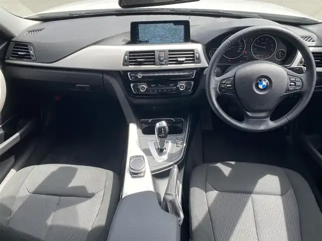 ＢＭＷ ３１８ｉ 福岡県 2017(平29)年 5.8万km アルピンホワイトⅢ ・クルーズコントロール/・純正ナビ/BT/USB/・バックカメラ/・ドライブレコーダー/・ETC/・純正18AW/・保証書/・取扱説明書/・スペアキー