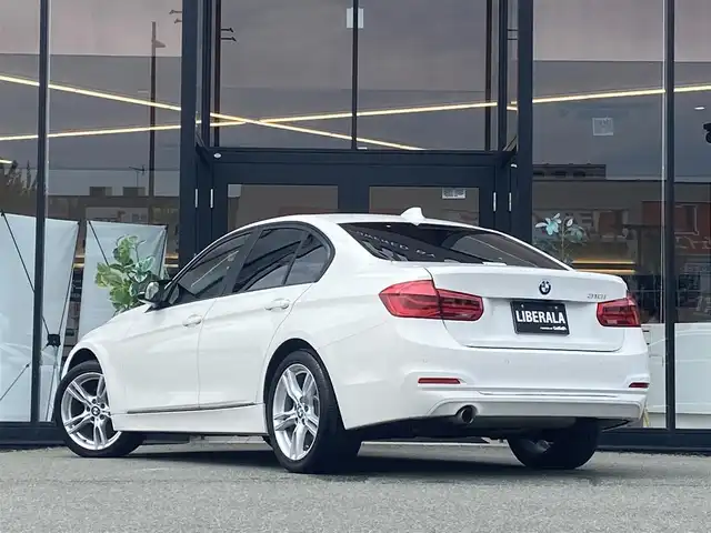 ＢＭＷ ３１８ｉ 福岡県 2017(平29)年 5.8万km アルピンホワイトⅢ ・クルーズコントロール/・純正ナビ/BT/USB/・バックカメラ/・ドライブレコーダー/・ETC/・純正18AW/・保証書/・取扱説明書/・スペアキー