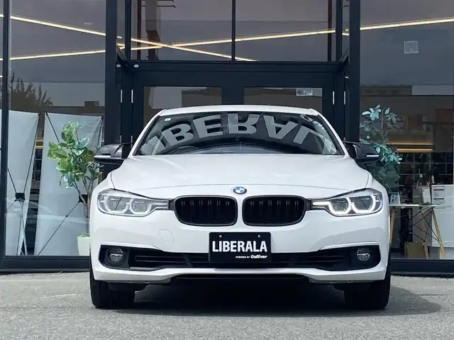 ＢＭＷ ３１８ｉ 福岡県 2017(平29)年 5.8万km アルピンホワイトⅢ ・クルーズコントロール/・純正ナビ/BT/USB/・バックカメラ/・ドライブレコーダー/・ETC/・純正18AW/・保証書/・取扱説明書/・スペアキー
