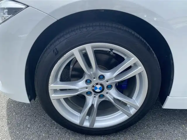 ＢＭＷ ３１８ｉ 福岡県 2017(平29)年 5.8万km アルピンホワイトⅢ ・クルーズコントロール/・純正ナビ/BT/USB/・バックカメラ/・ドライブレコーダー/・ETC/・純正18AW/・保証書/・取扱説明書/・スペアキー
