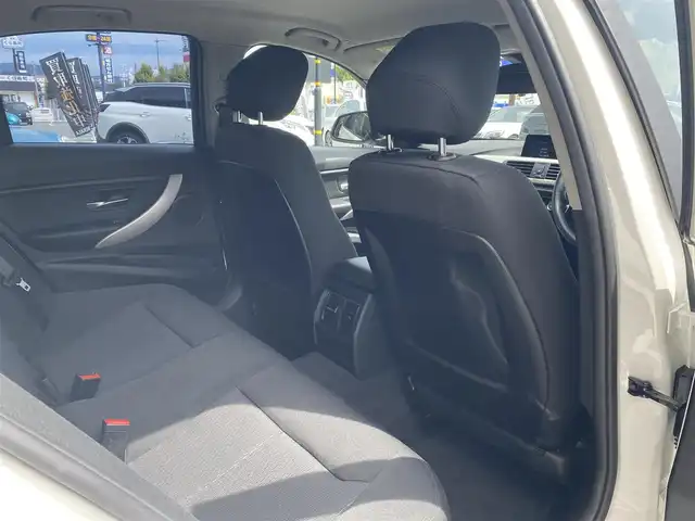 ＢＭＷ ３１８ｉ 福岡県 2017(平29)年 5.8万km アルピンホワイトⅢ ・クルーズコントロール/・純正ナビ/BT/USB/・バックカメラ/・ドライブレコーダー/・ETC/・純正18AW/・保証書/・取扱説明書/・スペアキー