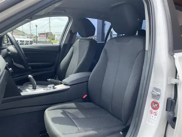 ＢＭＷ ３１８ｉ 福岡県 2017(平29)年 5.8万km アルピンホワイトⅢ ・クルーズコントロール/・純正ナビ/BT/USB/・バックカメラ/・ドライブレコーダー/・ETC/・純正18AW/・保証書/・取扱説明書/・スペアキー