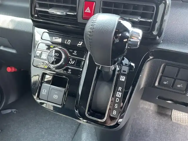 ダイハツ タント カスタム RS 滋賀県 2023(令5)年 1.2万km クロムグレーメタリック 社外7インチナビ/・Bluetooth/・フルセグTV/・CD/・DVD/バックカメラ/前後ソナー/電動パーキングブレーキ/オートブレーキホールド/ハーフレザー/前席シートヒーター/スマートキー/ステアリングリモコン