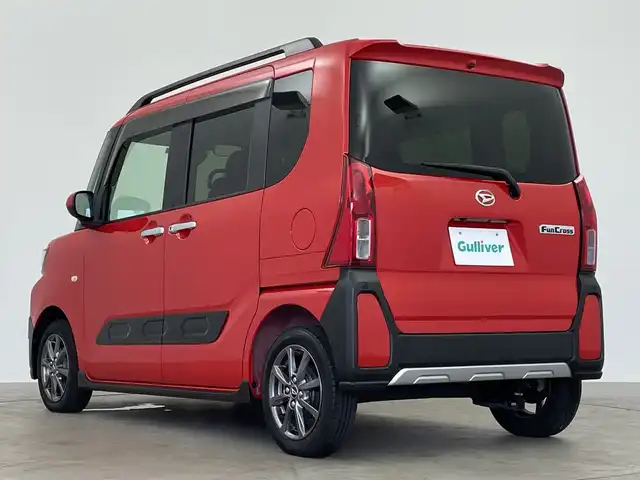 ダイハツ タント ファンクロス 鹿児島県 2022(令4)年 0.4万km コンパーノレッド 純正ディスプレイオーディオ/(BT/AM/FM/Applecarplay/Androidauto/フルセグTV)/スマートアシストIII/・衝突軽減ブレーキ/・先行車発進お知らせ機能/・誤発進抑制機能/・レーンキープアシスト/・オートマチックハイビーム/両側パワースライドドア/バックカメラ/電動パーキングブレーキ/オートホールド/ルーフレール/リアサンシェード/前後コーナーセンサー/純正LEDヘッドライト/純正フロアマット/シートバックテーブル/純正15アルミホイール/アイドリングストップ/パーキングアシスト