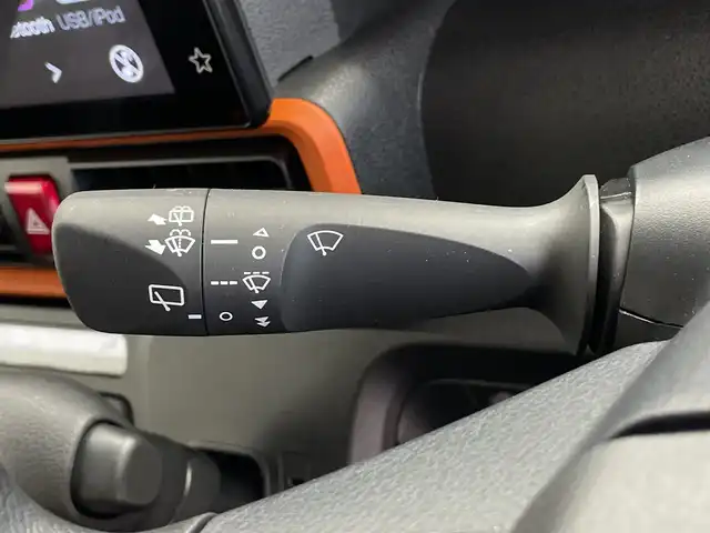 ダイハツ タント ファンクロス 鹿児島県 2022(令4)年 0.4万km コンパーノレッド 純正ディスプレイオーディオ/(BT/AM/FM/Applecarplay/Androidauto/フルセグTV)/スマートアシストIII/・衝突軽減ブレーキ/・先行車発進お知らせ機能/・誤発進抑制機能/・レーンキープアシスト/・オートマチックハイビーム/両側パワースライドドア/バックカメラ/電動パーキングブレーキ/オートホールド/ルーフレール/リアサンシェード/前後コーナーセンサー/純正LEDヘッドライト/純正フロアマット/シートバックテーブル/純正15アルミホイール/アイドリングストップ/パーキングアシスト