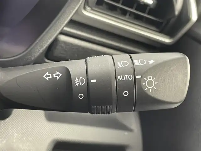 トヨタ ライズ Z 茨城県 2022(令4)年 4.1万km ファイアークォーツレッドM 純正DA/フルセグ/Bluetooth接続/ドラレコ/バックカメラ/スペアキー/シートヒーター（D＋N席）/純正AW/純正フロアマット/USB端子/HDMI端子