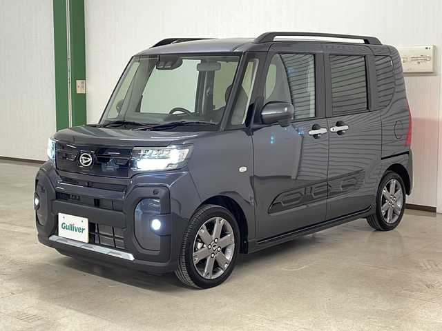 ダイハツ タント ファンクロスターボ 熊本県 2023(令5)年 0.6万km クロムグレーメタリック ディスプレイオーディオ（ＣＤ/ラジオ/ＵＳＢ）/全方位カメラ/両側パワースライドドア/前後コーナーセンサー/衝突軽減システム/横滑り防止装置/Ｄ・Ｎ席シートヒーター/先行車発進お知らせ機能/プッシュスタート/スマートキー×２/オートライト/純正フロアマット/ドアバイザー/純正15インチＡＷ