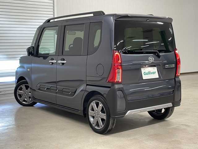 ダイハツ タント ファンクロスターボ 熊本県 2023(令5)年 0.6万km クロムグレーメタリック ディスプレイオーディオ（ＣＤ/ラジオ/ＵＳＢ）/全方位カメラ/両側パワースライドドア/前後コーナーセンサー/衝突軽減システム/横滑り防止装置/Ｄ・Ｎ席シートヒーター/先行車発進お知らせ機能/プッシュスタート/スマートキー×２/オートライト/純正フロアマット/ドアバイザー/純正15インチＡＷ