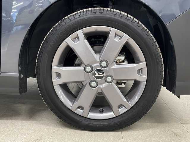 ダイハツ タント ファンクロスターボ 熊本県 2023(令5)年 0.6万km クロムグレーメタリック ディスプレイオーディオ（ＣＤ/ラジオ/ＵＳＢ）/全方位カメラ/両側パワースライドドア/前後コーナーセンサー/衝突軽減システム/横滑り防止装置/Ｄ・Ｎ席シートヒーター/先行車発進お知らせ機能/プッシュスタート/スマートキー×２/オートライト/純正フロアマット/ドアバイザー/純正15インチＡＷ
