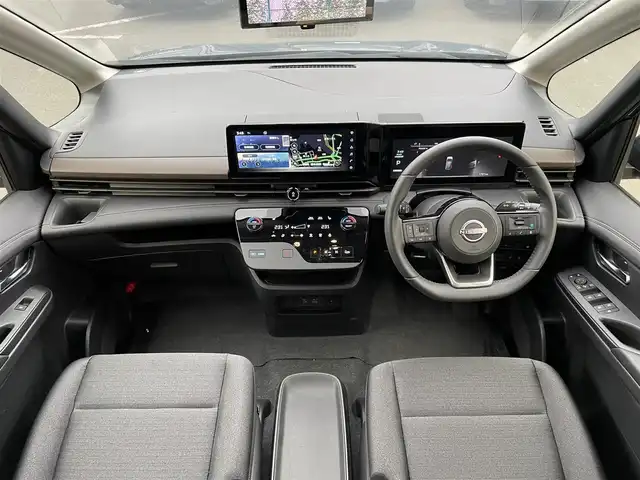 日産 セレナ e－パワー ハイウェイスター V 東京都 2024(令6)年 0.2万km ミディアムブルーメタリック 純正１２．３型ナビ　/社外後席モニター　/全周囲カメラ　/両側電動ドア　/プロパイロット　/デジタルインナーミラー　/シートヒーター　/ドラレコ　/ビルトイン２．０ＥＴＣ　/ＢＳＭ　/フルセグＴＶ　/Ｂｌｕｅｔｏｏｔｈ