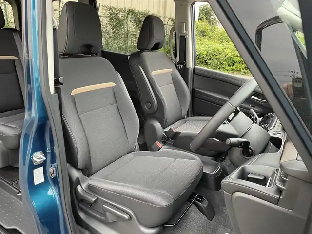 日産 セレナ e－パワー ハイウェイスター V 東京都 2024(令6)年 0.2万km ミディアムブルーメタリック 純正１２．３型ナビ　/社外後席モニター　/全周囲カメラ　/両側電動ドア　/プロパイロット　/デジタルインナーミラー　/シートヒーター　/ドラレコ　/ビルトイン２．０ＥＴＣ　/ＢＳＭ　/フルセグＴＶ　/Ｂｌｕｅｔｏｏｔｈ