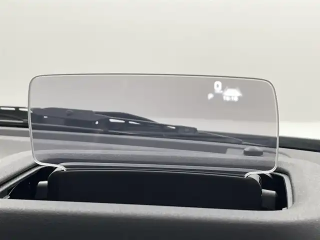 スズキ スペーシア カスタム HYBRID XS ターボ 福島県 2023(令5)年 0.1千km ピュアホワイトP スズキセーフティサポート/・衝突被害軽減ブレーキ/・誤発進抑制機能/・低速時ブレーキサポート/・先行車発進お知らせ機能/・標識認識機能/・車線逸脱警報装置/・電子パーキング/・オートブレーキホールド/アダプティブクルーズコントロール/純正ナビゲーション/・型番：NVF-0239zs03/・AppleCarPlay/AndroidAuto/・フルセグTV/BT/FM/AM/CD/DVD/・バックカメラ/・アラウンドビューモニター/革巻きステアリング/・ステアリングスイッチ/・パドルシフト/・ステアリングヒーター/ハーフレザーシート/・シートヒーター/・ベンチシート/USB充電ポート/プッシュスタート/・スマートキー/電動格納ミラー/・ウィンカーミラー/・オートミラー/LEDヘッドライト/・オートライト/・フォグランプ/純正フロアマット/純正15インチAW