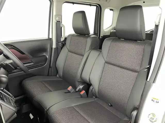 スズキ スペーシア カスタム HYBRID XS ターボ 福島県 2023(令5)年 0.1千km ピュアホワイトP スズキセーフティサポート/・衝突被害軽減ブレーキ/・誤発進抑制機能/・低速時ブレーキサポート/・先行車発進お知らせ機能/・標識認識機能/・車線逸脱警報装置/・電子パーキング/・オートブレーキホールド/アダプティブクルーズコントロール/純正ナビゲーション/・型番：NVF-0239zs03/・AppleCarPlay/AndroidAuto/・フルセグTV/BT/FM/AM/CD/DVD/・バックカメラ/・アラウンドビューモニター/革巻きステアリング/・ステアリングスイッチ/・パドルシフト/・ステアリングヒーター/ハーフレザーシート/・シートヒーター/・ベンチシート/USB充電ポート/プッシュスタート/・スマートキー/電動格納ミラー/・ウィンカーミラー/・オートミラー/LEDヘッドライト/・オートライト/・フォグランプ/純正フロアマット/純正15インチAW