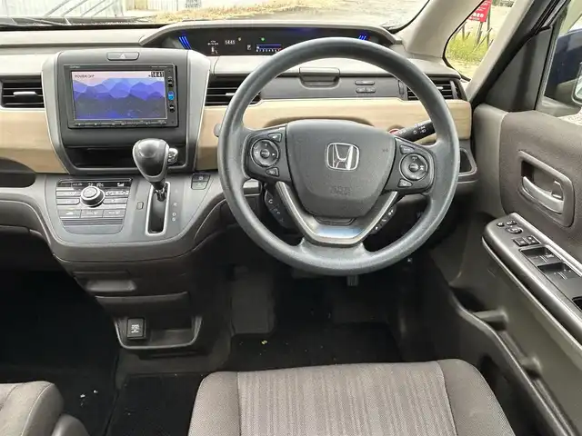 ホンダ フリード G ホンダセンシング 長崎県 2018(平30)年 6.8万km コバルトブルーパール 純正インターナビ/（CD/DVD/BT/フルセグ）/バックカメラ/衝突軽減システム/レーンアシスト/レーダークルーズ/ETC/両側パワースライドドア/スマートキー/プッシュスタート/社外15インチAW