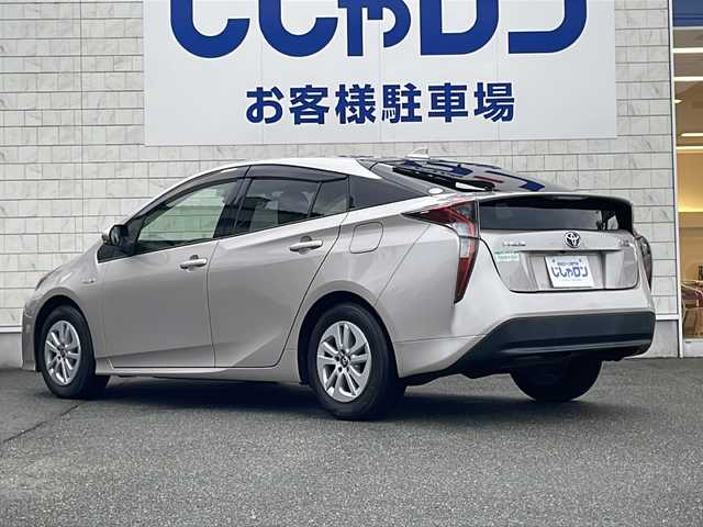 トヨタ プリウス S 山口県 2016(平28)年 12.2万km ライトベージュM (株)IDOMが運営する【じしゃロン宇部店】の自社ローン専用車両になります。こちらは現金またはオートローンご利用時の価格です。自社ローンご希望の方は別途その旨お申付け下さい。/純正ナビ/バックカメラ/ＥＴＣ/プッシュスタート/ＬＥＤヘッドライト/ドライブレコーダー/オートマチックハイビーム/オートライト/純正フロアマット/クルーズコントロール