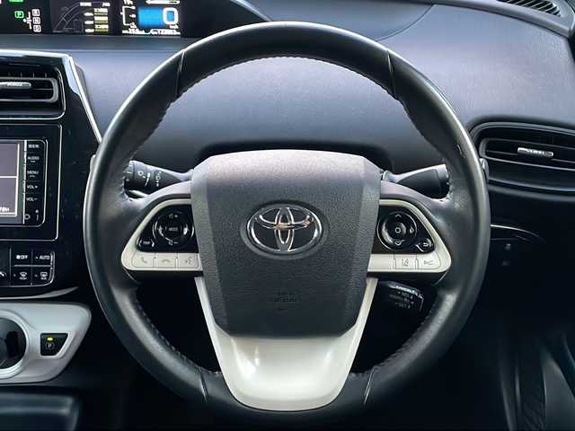 トヨタ プリウス S 山口県 2016(平28)年 12.2万km ライトベージュM (株)IDOMが運営する【じしゃロン宇部店】の自社ローン専用車両になります。こちらは現金またはオートローンご利用時の価格です。自社ローンご希望の方は別途その旨お申付け下さい。/純正ナビ/バックカメラ/ＥＴＣ/プッシュスタート/ＬＥＤヘッドライト/ドライブレコーダー/オートマチックハイビーム/オートライト/純正フロアマット/クルーズコントロール