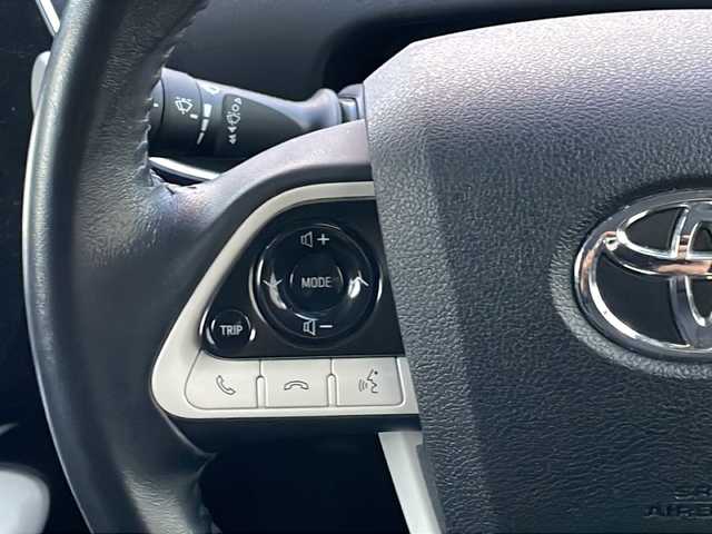 トヨタ プリウス S 山口県 2016(平28)年 12.2万km ライトベージュM (株)IDOMが運営する【じしゃロン宇部店】の自社ローン専用車両になります。こちらは現金またはオートローンご利用時の価格です。自社ローンご希望の方は別途その旨お申付け下さい。/純正ナビ/バックカメラ/ＥＴＣ/プッシュスタート/ＬＥＤヘッドライト/ドライブレコーダー/オートマチックハイビーム/オートライト/純正フロアマット/クルーズコントロール