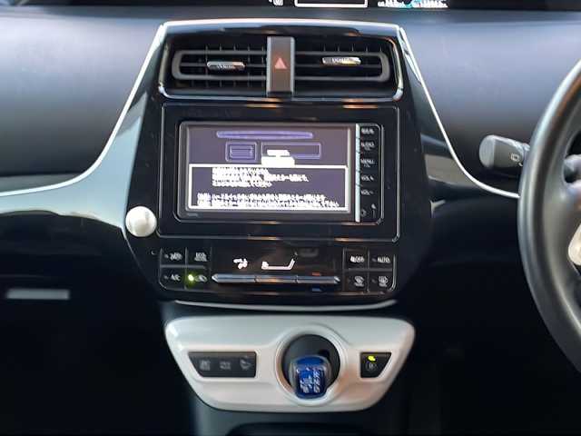 トヨタ プリウス S 山口県 2016(平28)年 12.2万km ライトベージュM (株)IDOMが運営する【じしゃロン宇部店】の自社ローン専用車両になります。こちらは現金またはオートローンご利用時の価格です。自社ローンご希望の方は別途その旨お申付け下さい。/純正ナビ/バックカメラ/ＥＴＣ/プッシュスタート/ＬＥＤヘッドライト/ドライブレコーダー/オートマチックハイビーム/オートライト/純正フロアマット/クルーズコントロール