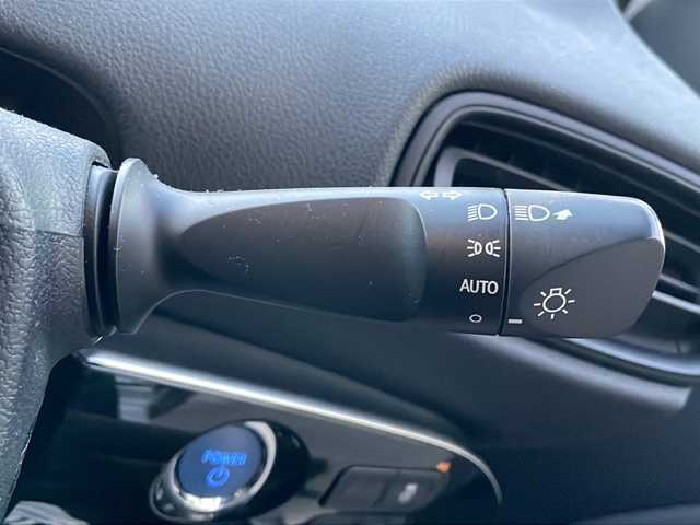 トヨタ プリウス S 山口県 2016(平28)年 12.2万km ライトベージュM (株)IDOMが運営する【じしゃロン宇部店】の自社ローン専用車両になります。こちらは現金またはオートローンご利用時の価格です。自社ローンご希望の方は別途その旨お申付け下さい。/純正ナビ/バックカメラ/ＥＴＣ/プッシュスタート/ＬＥＤヘッドライト/ドライブレコーダー/オートマチックハイビーム/オートライト/純正フロアマット/クルーズコントロール